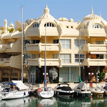 Sun & Sea Benalbeach Apartamento *